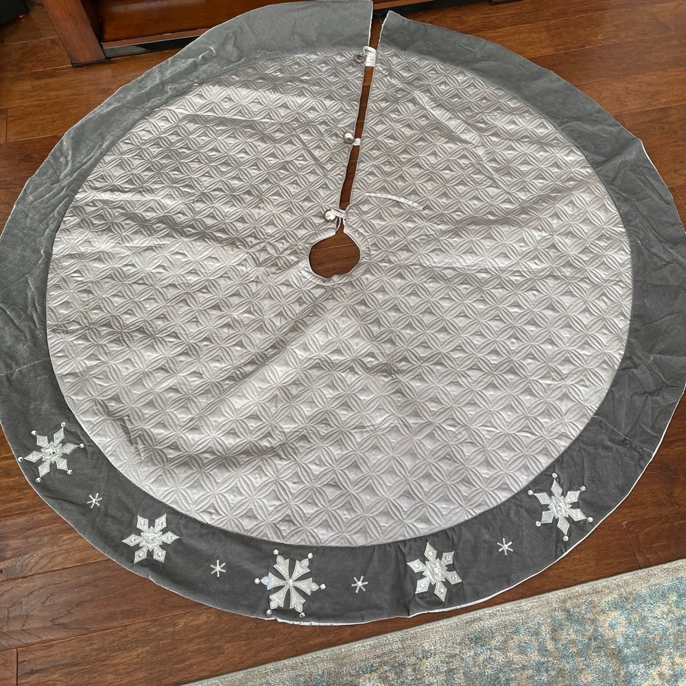 Christmas tree rug